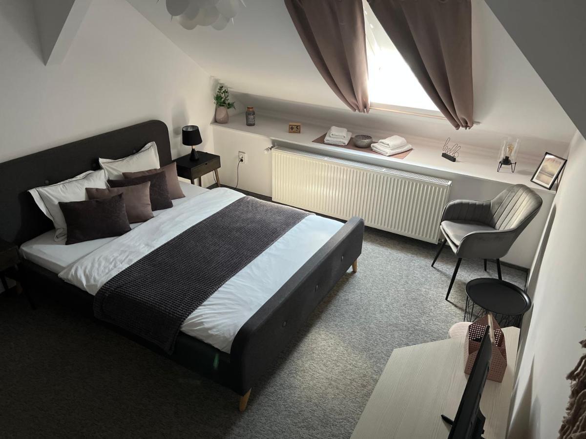Bulevard Mansards Satu Mare Dış mekan fotoğraf